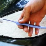Clean-your-headlights-with-toothpaste