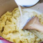 adding-milk-to-mashed-potatoes1