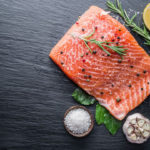 Manger-bio-le-saumon-frais-est-loin-d-etre-irreprochable_exact540x405_l