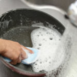 cleaning-non-stick-pan-800×450