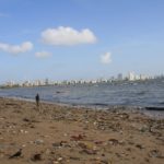 Polluted_Beach_of_Mumbai._Girgaum_Chowpaty._Maharashtra,_India._(1)